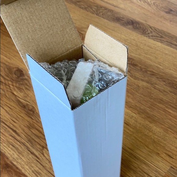 New in box Dōterra Glass Water Bottle - Picture 2 of 2